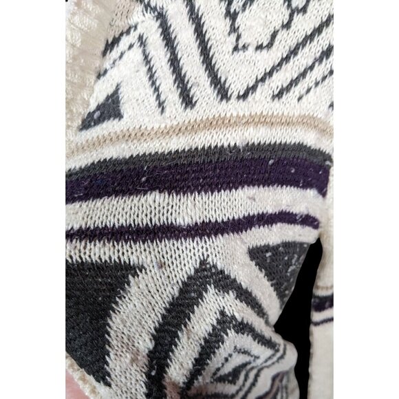 Full Tilt Southwestern White And Black Hooded Sweater - Picture 4 of 5